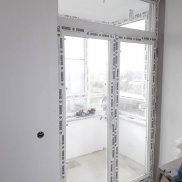 lazy{ aItem.alt_title }}