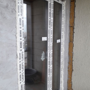 lazy{ aItem.alt_title }}