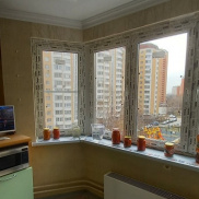 lazy{ aItem.alt_title }}