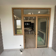 lazy{ aItem.alt_title }}