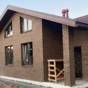 lazy{ aItem.alt_title }}