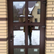 lazy{ aItem.alt_title }}