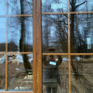 lazy{ aItem.alt_title }}