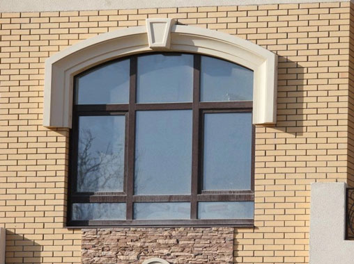 Пластиковое окно в форме арки