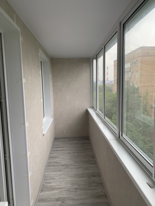 Остекление балкона 6 метров в Москве под ключ – Остекление прямого балкона  6 метров с отделкой