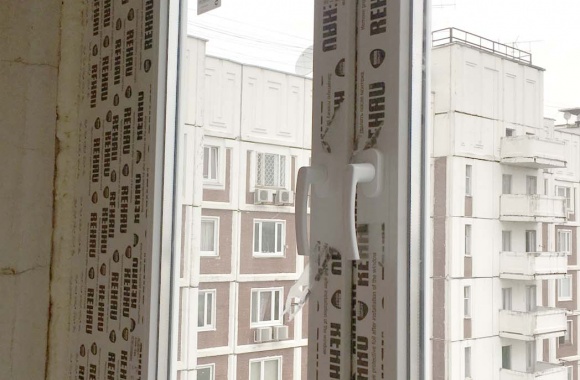 Остекление балкона с выносом