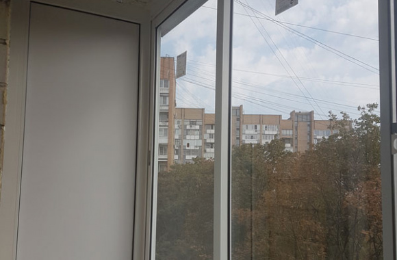 Остекление балкона, установка балконного блока без откосов, установка окна