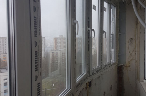 Остекление балконов, установка балконных блоков и окон с откосами